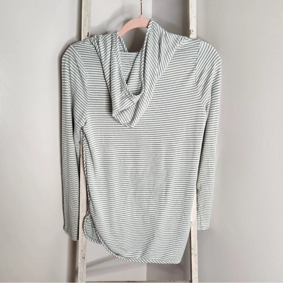 🚨 Market & Spruce Women’s Milania French Terry Curved Hoodie from Stitch Fix. - Picture 6 of 14
